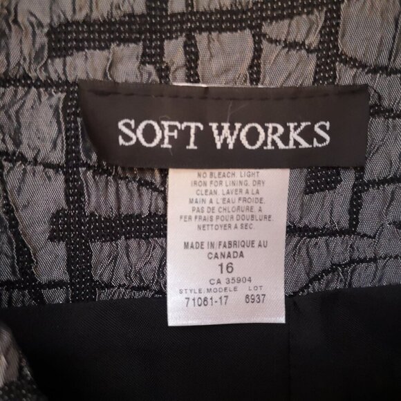 Soft Works Ladies Size 16 Black Made in Canada Full Zip Jacket - Picture 3 of 9